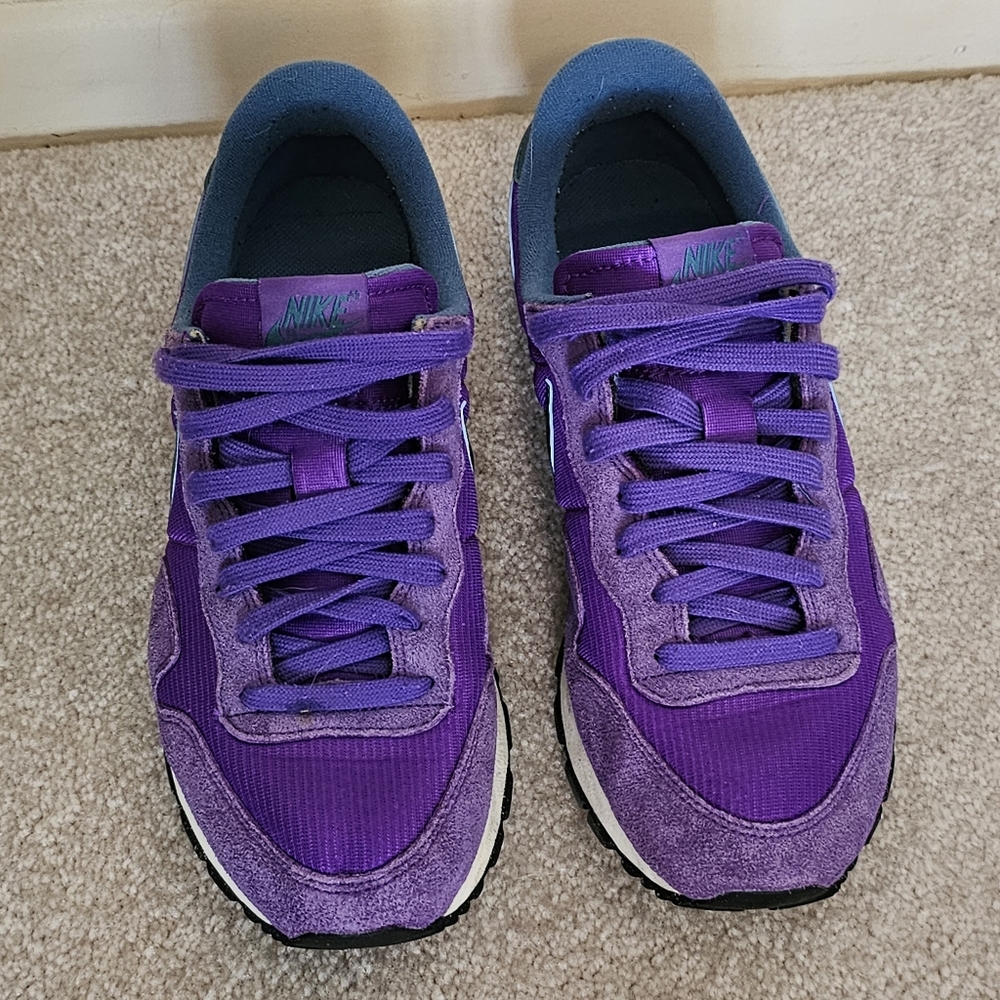 Nike Women's Air Pegasus 83
